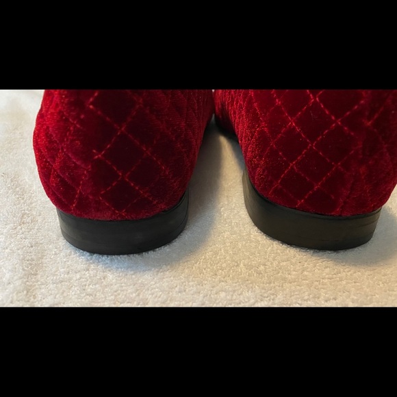 BRAND NEW Super Stylish Men’s Red Velvet Loafers - box 25 - Picture 6 of 6